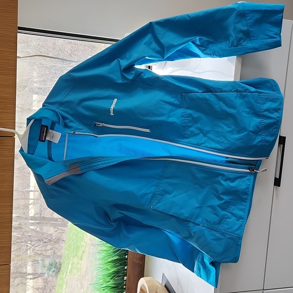 Patagonia Jackets & Blazers - Patagonia women's light windbreaker/rain jacket